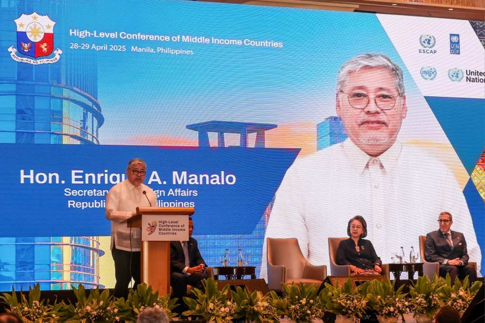 Philippines Hosts High-Level Conference on Middle Income Countries