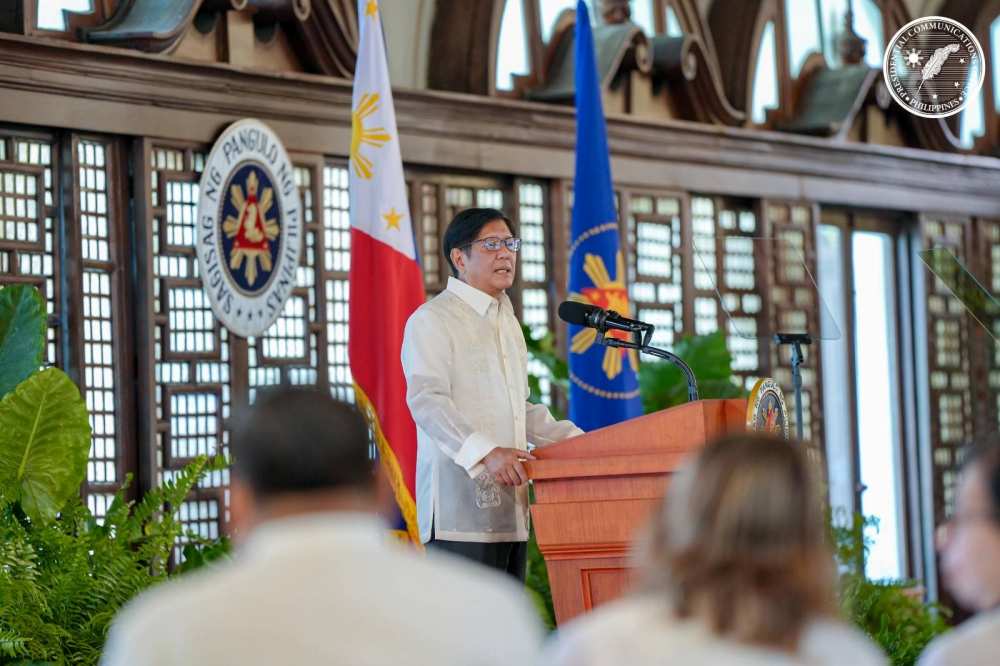 Philippine President seeks fast adoption of binding COC in the South China Sea