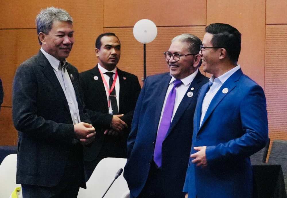 Indonesian Foreign Minister Urges Peaceful Resolution to Myanmar Crisis