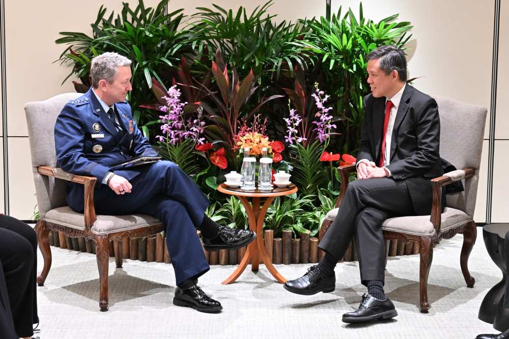 United States Chairman of the Joint Chiefs of Staff Makes Introductory Visit to Singapore