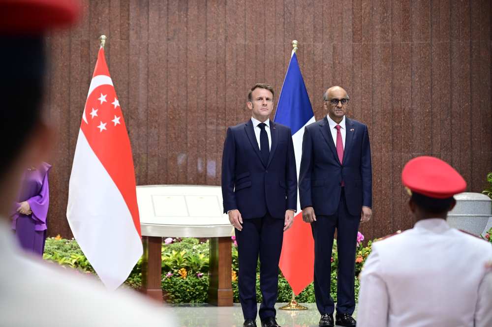French President pays a state visit to Singapore