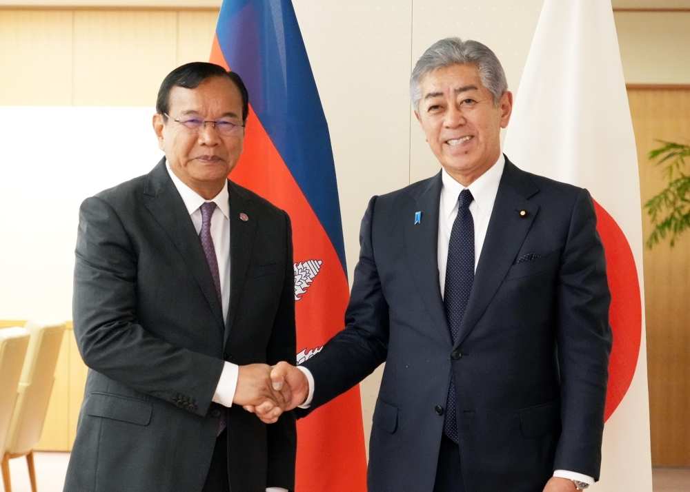 Japanese Foreign Minister holds a bilateral meeting with Cambodian Deputy Prime Minister and Foreign Minister  