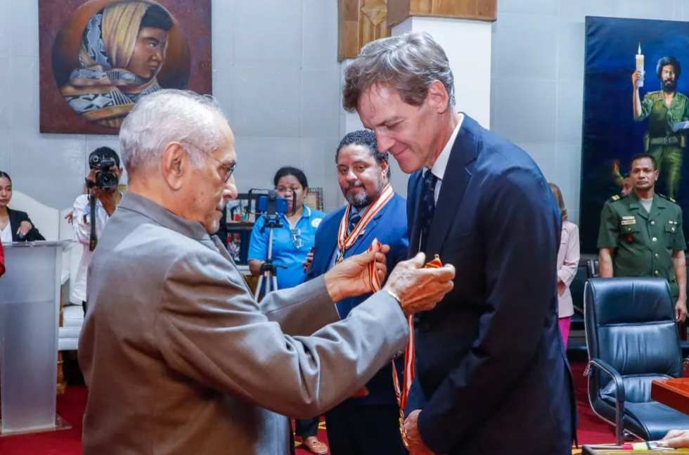 Timor-Leste President Bestows Medal of the Order of Timor-Leste to U.S. Chargé d’Affaires and World Bank Representative