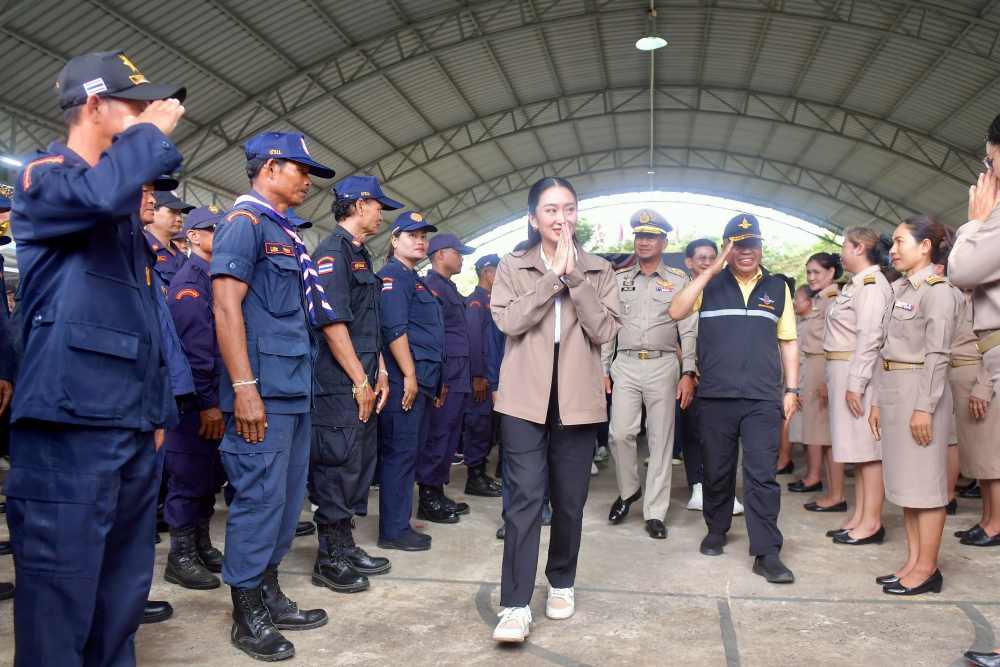 Thai Prime Minister gives moral support to border officials and personnel