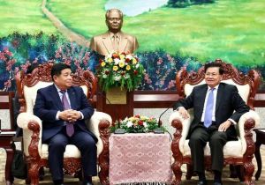 Vietnamese Deputy Prime Minister meets top Lao leaders in Vientiane
