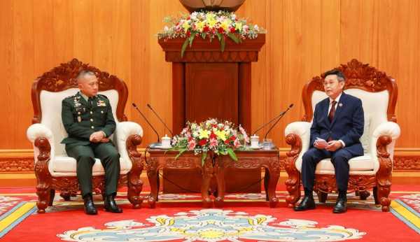 Lao NA President Receives Thai Defence Chief