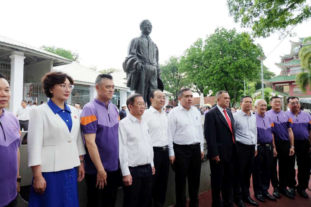 Chinese Ambassador Joins Malaysians in Commemoration Ceremonies Marking 80th Anniversary of the Victory of World War II