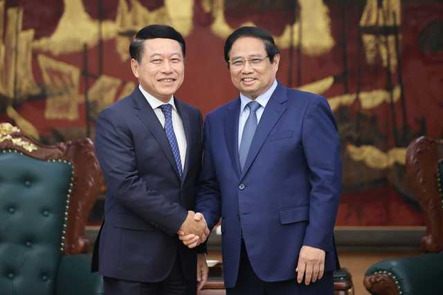 Vietnamese Prime Minister: Vietnam gives highest priority to relations with Laos 