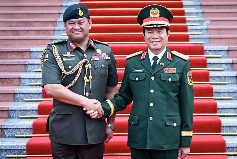 Commander of the Royal Brunei Armed Forces (RBAF) makes an official visit to Vietnam