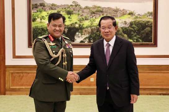 Commander of the Royal Brunei Armed Forces (RBAF) makes an official visit to Cambodia
