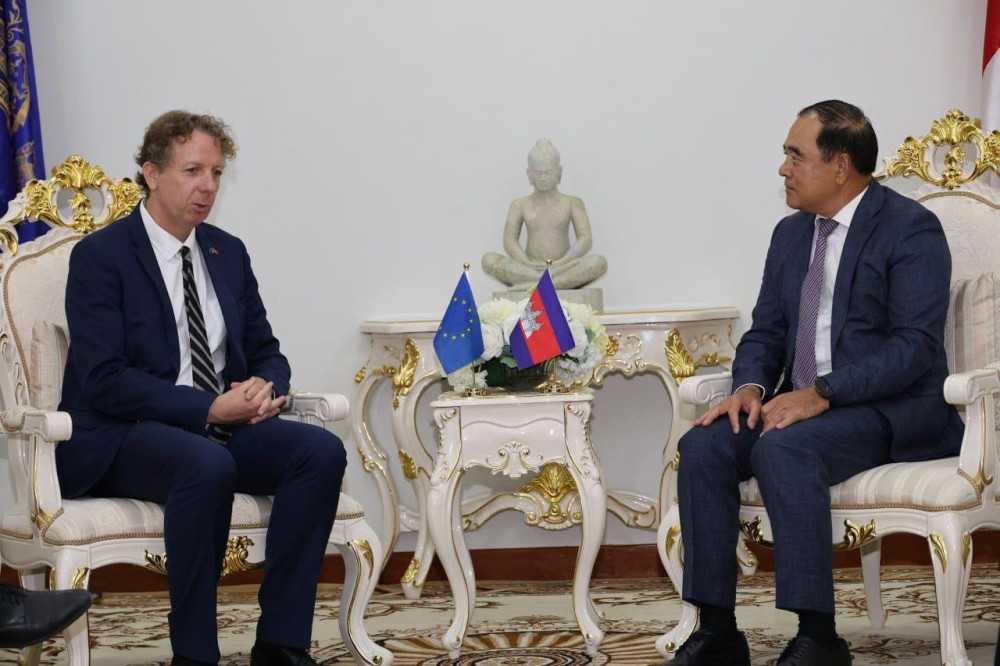 Cambodia Reaffirms Priority on Humanitarian Mine Action Along Border with Thailand