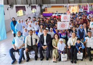 Chinese Embassy in Malaysia Contributes eyeglasses to Sarawak's schoolchildren