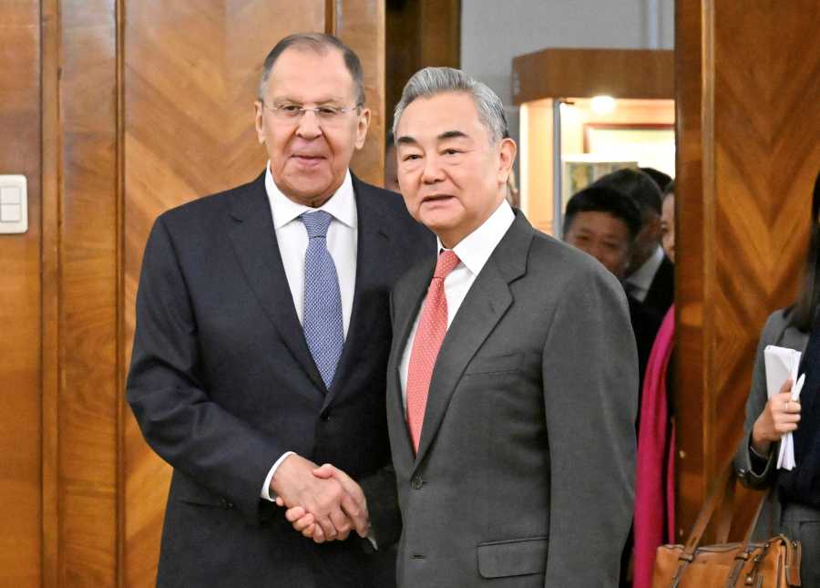 Foreign Ministers of China and Russia Emphasize the Importance of Safeguarding the Outcomes of the Victory of World War II