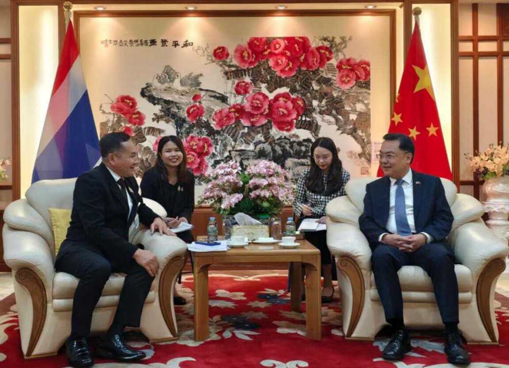 Chinese Ambassador to Thailand Meets with Thai Senator
