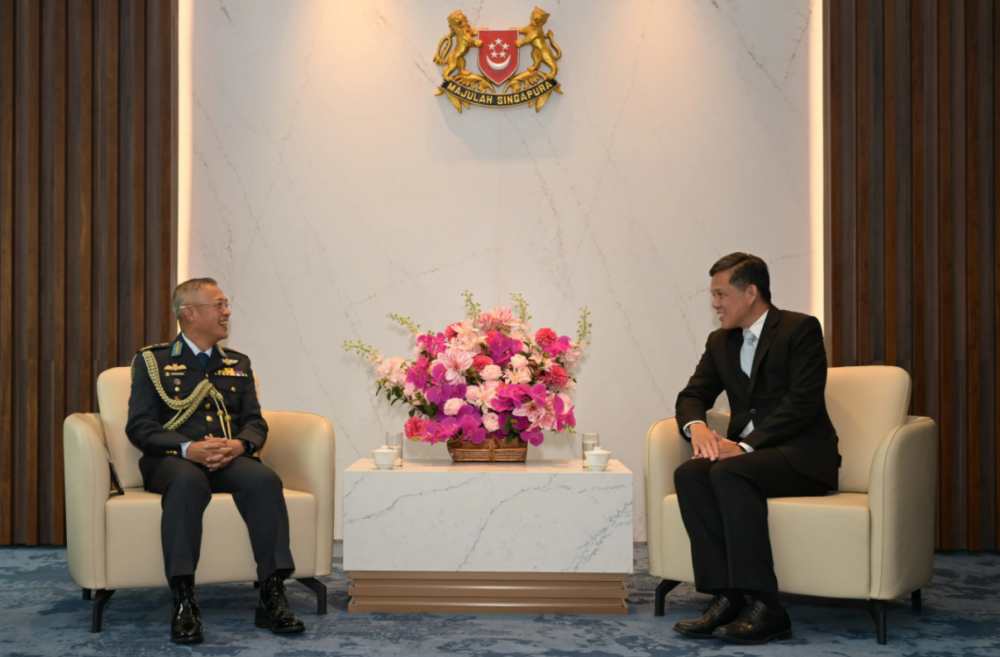 Commander of the Royal Brunei Air Force Makes Introductory Visit to Singapore
