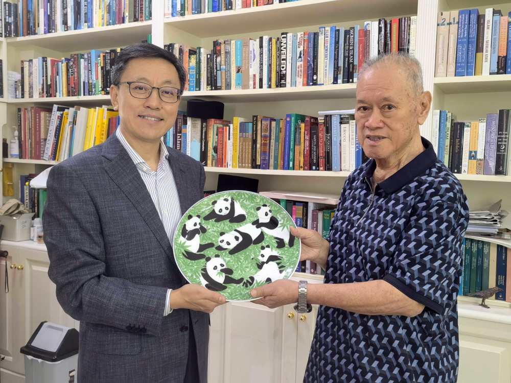 Chinese Ambassador-Designate to Brunei Visits former Brunei Minister at the Prime Minister&rsquo;s Office Pehin Lim Jock Seng