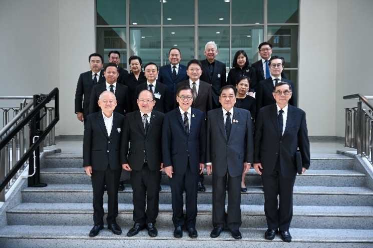 Thai Foreign Minister meets with representatives from the Thai private sector to discuss advancing economic diplomacy strategies