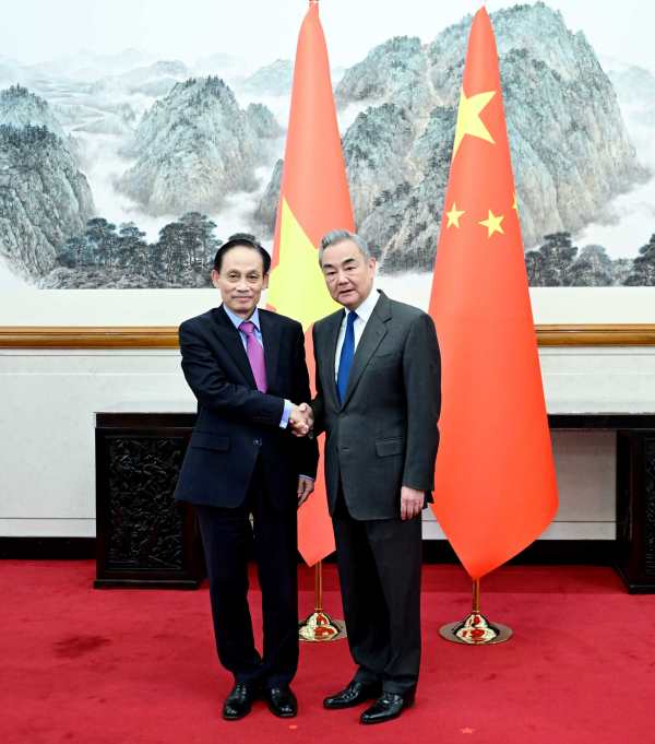 Chinese Foreign Minister Meets with Special Envoy of General Secretary of the Communist Party of Vietnam Central Committee  