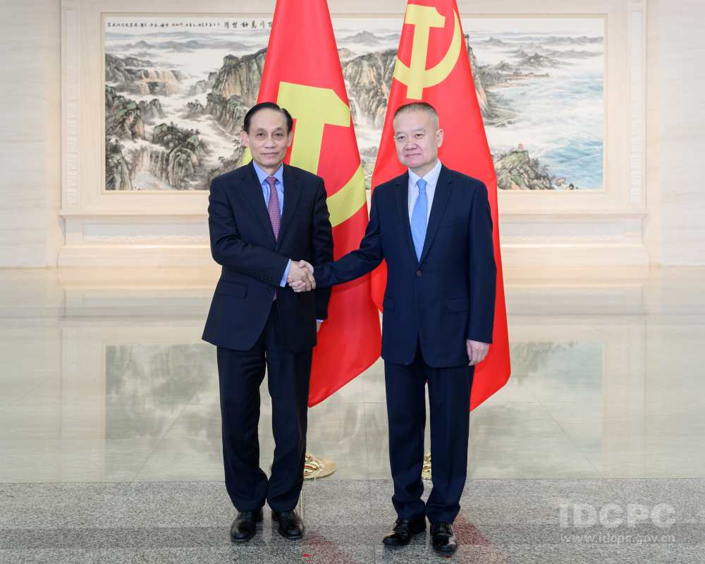 Minister of the IDCPC Holds Talks with Special Envoy of the General Secretary of the CPV