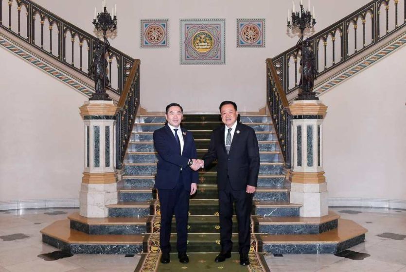 Thai Prime Minister meets with Mongolian Ambassador to Thailand