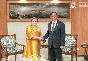 Cambodian Deputy Prime Minister holds a bilateral Meeting with Secretary of Foreign Affairs of the Philippines