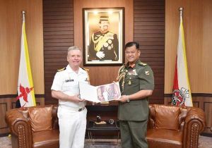 Commander of the Royal Brunei Armed Forces (RBAF) receives farewell call from the Defence Adviser of Canada to Brunei 