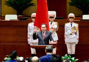 Vietnamese Top legislator Tran Thanh Man takes the oath of office
