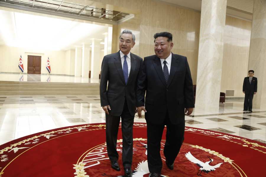 Top Leader of&ensp;North Korea Kim Jong Un&ensp;Meets with Chinese Foreign Minister Wang Yi