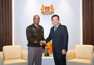 Commanding General of the United States Army Pacific Makes Introductory Visit to Singapore
