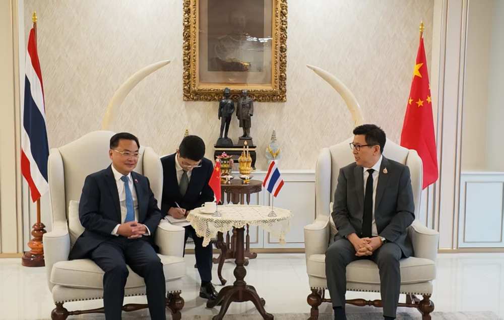 Chinese Ambassador to Thailand meets with Thai Deputy Prime Minister and Finance Minister 