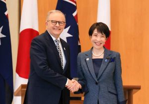 Japanese Prime Minister holds a leaders&rsquo; meeting with Australian Prime Minister 