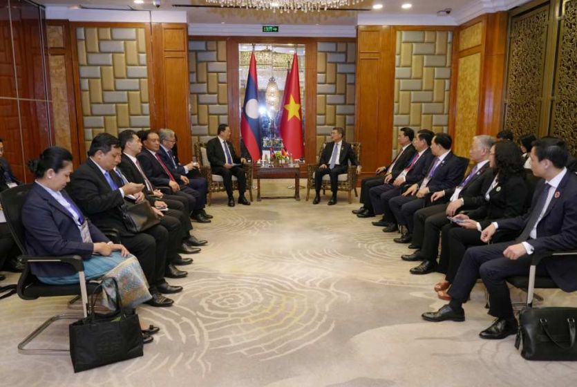Lao, Vietnamese Prime Ministers Discuss Expanding Bilateral Cooperation