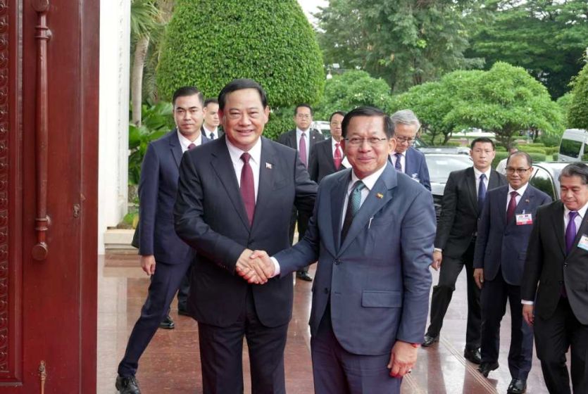 Lao Prime Minister Holds Talks with Myanmar President