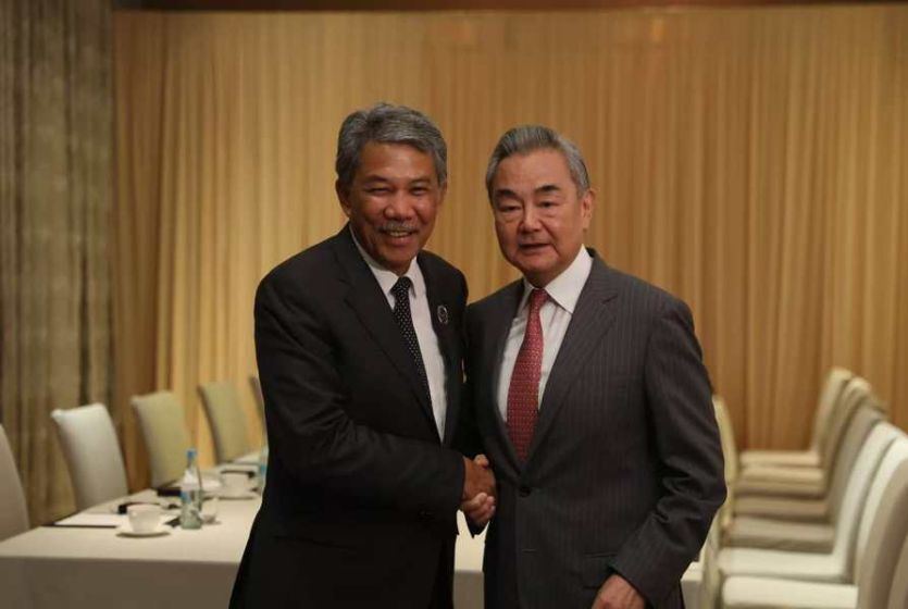 Chinese Foreign Minister Wang Yi Meets with Malaysian Foreign Minister Mohamad Hasan